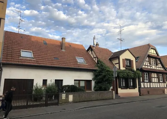 Dans Maison Midcentury Chaleureuse Proche Centre-ville Pensjonat